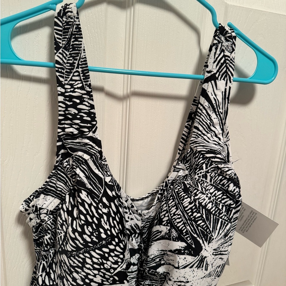 NWT Azul One‎ Piece Printed Minimizer Figure Swimsuit - Picture 2 of 5